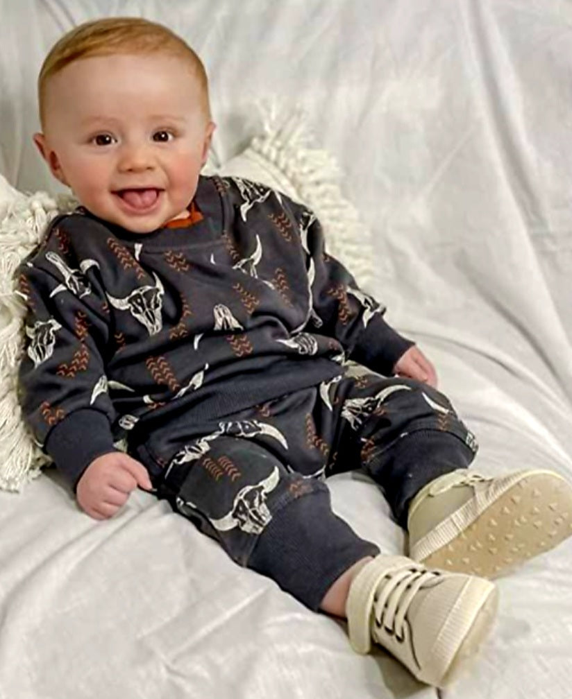 Skull Crew Neck Sweatshirt and Pants